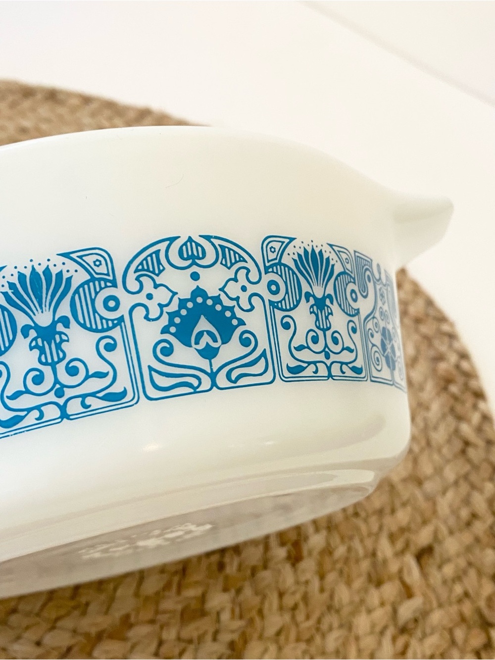 vintage PYREX Horizon 1.5 pint Casserole Dish (472) in Blue & White - Picture 7 of 8